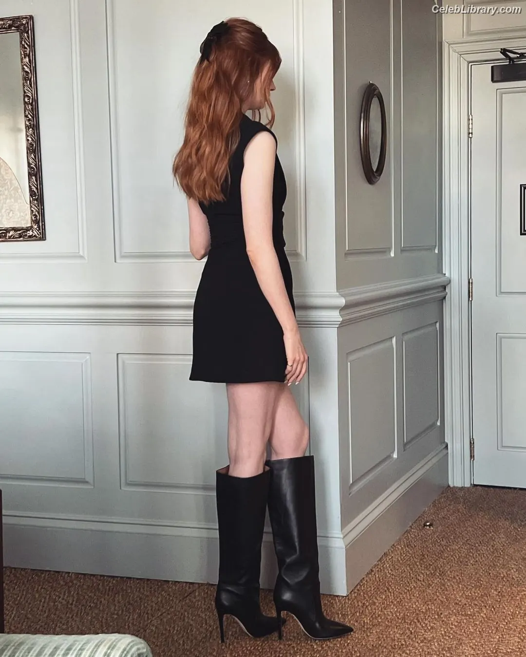 Karen Gillan photo 3 of 789