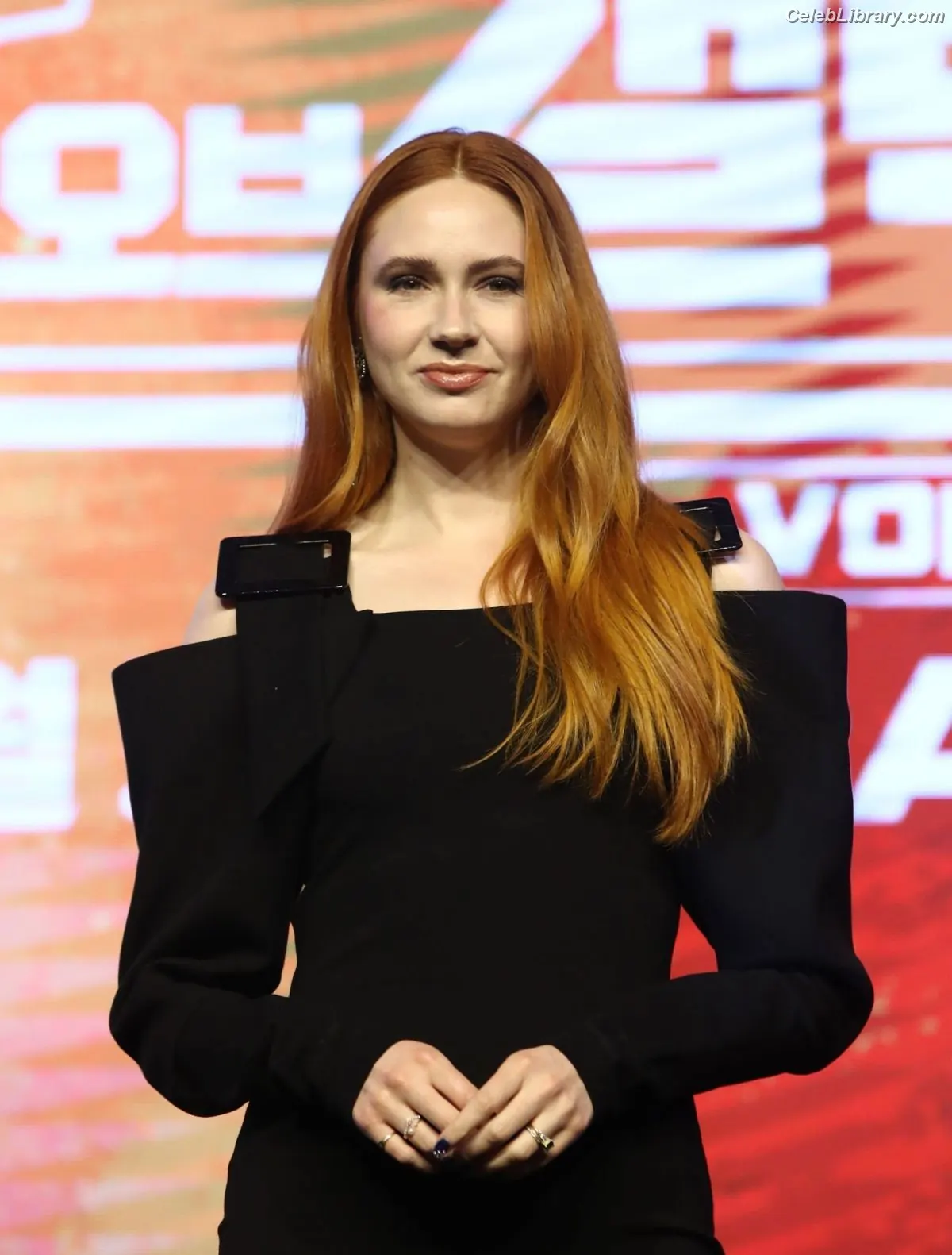 Karen Gillan photo 13 of 789