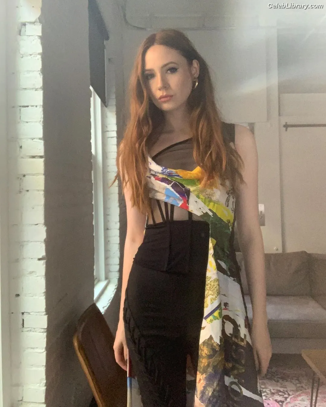Karen Gillan photo 1 of 789