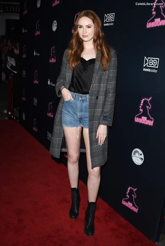 Karen Gillan photo 5 of 787