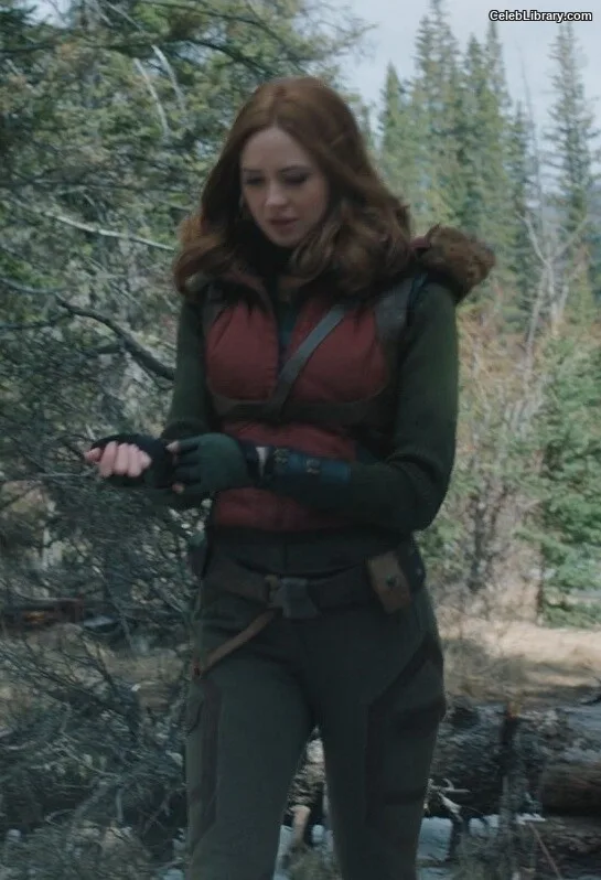 Karen Gillan photo 10 of 787