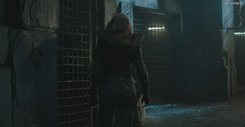 Karen Gillan photo 19 of 787