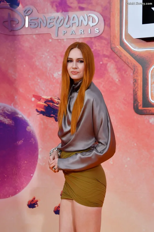 Karen Gillan photo 1 of 787
