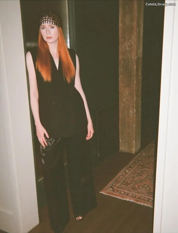 Karen Gillan photo 13 of 787