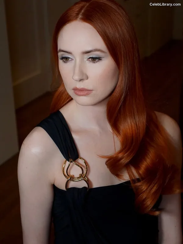 Karen Gillan photo 19 of 787