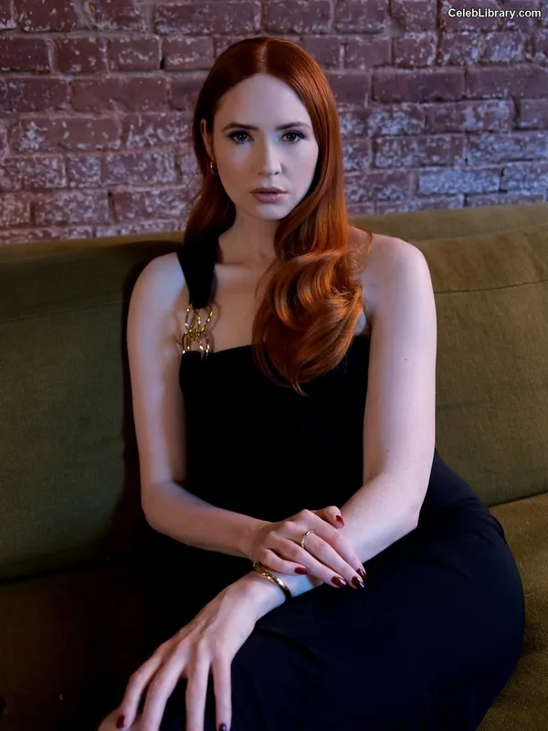 Karen Gillan photo 21 of 787