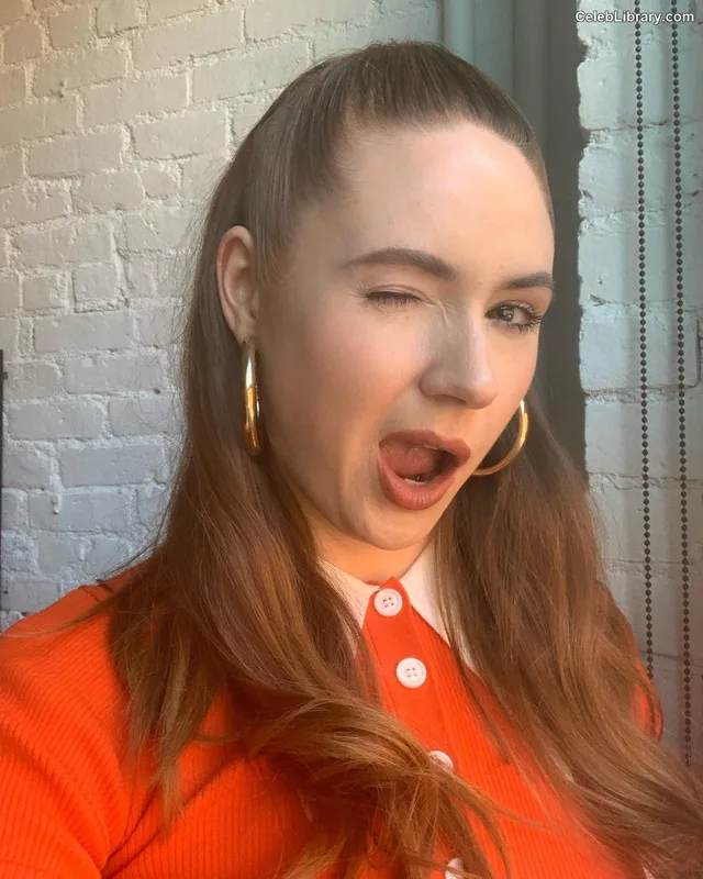 Karen Gillan photo 19 of 787