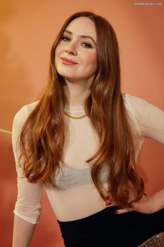 Karen Gillan photo 18 of 787