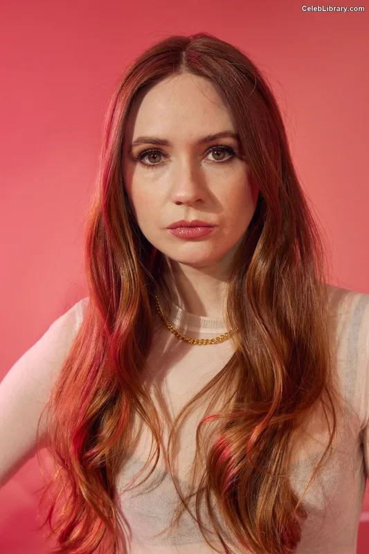 Karen Gillan photo 22 of 787