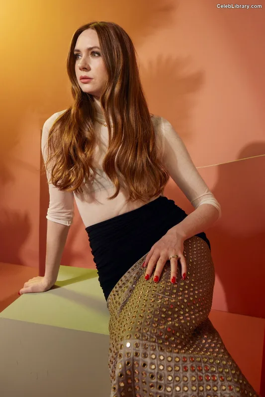 Karen Gillan photo 24 of 787
