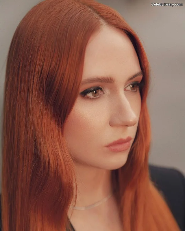 Karen Gillan photo 8 of 787