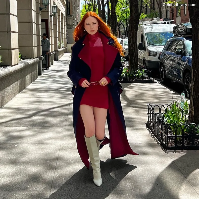 Karen Gillan photo 21 of 787