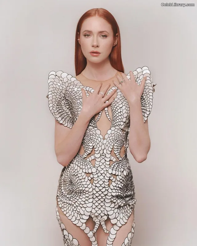 Karen Gillan photo 19 of 787