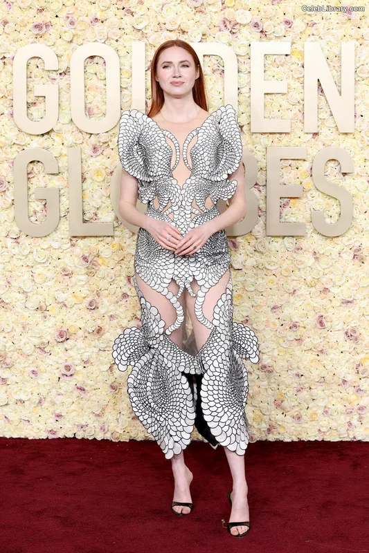 Karen Gillan photo 22 of 787