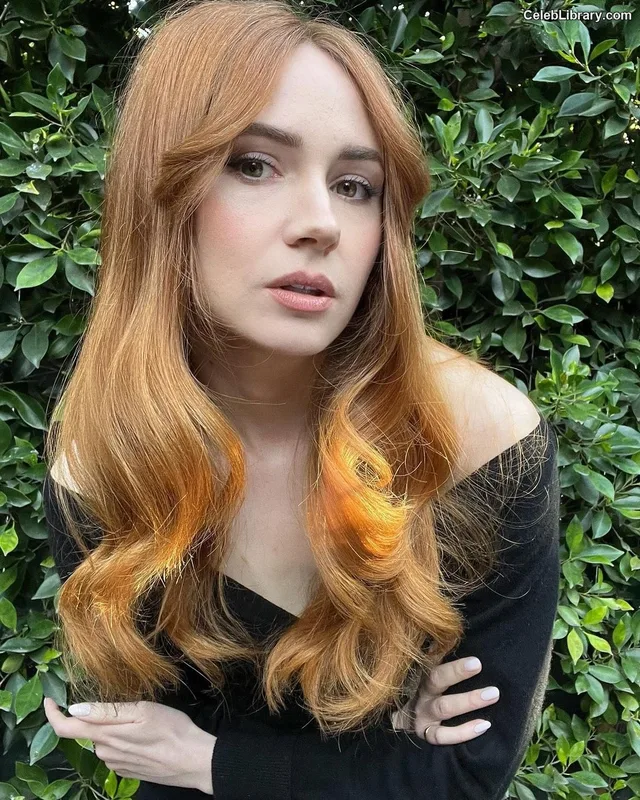 Karen Gillan photo 13 of 787