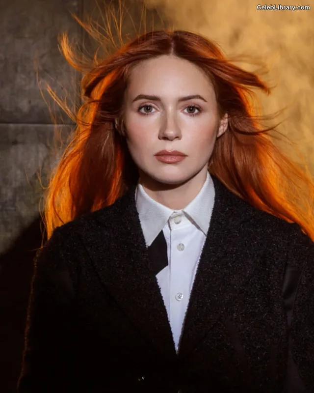 Karen Gillan photo 14 of 787