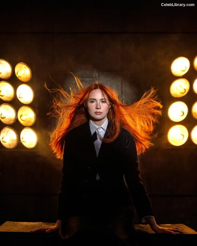 Karen Gillan photo 17 of 787