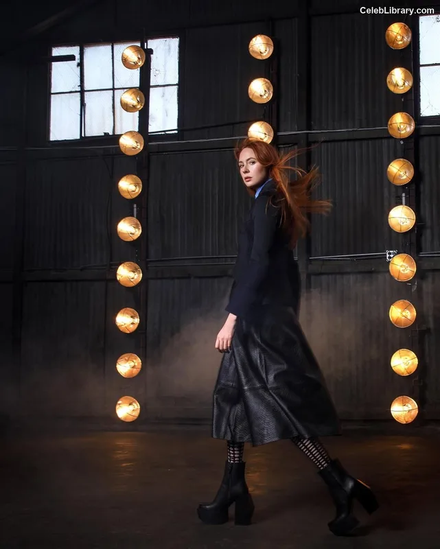 Karen Gillan photo 18 of 787