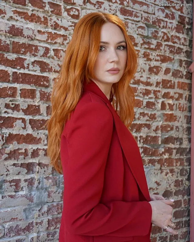 Karen Gillan photo 24 of 787