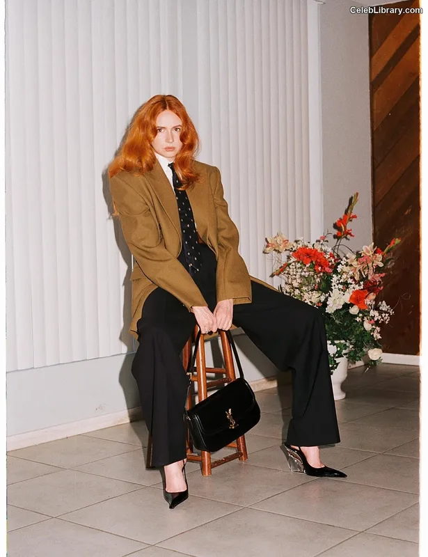 Karen Gillan photo 13 of 787