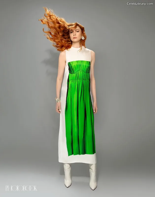 Karen Gillan photo 7 of 787