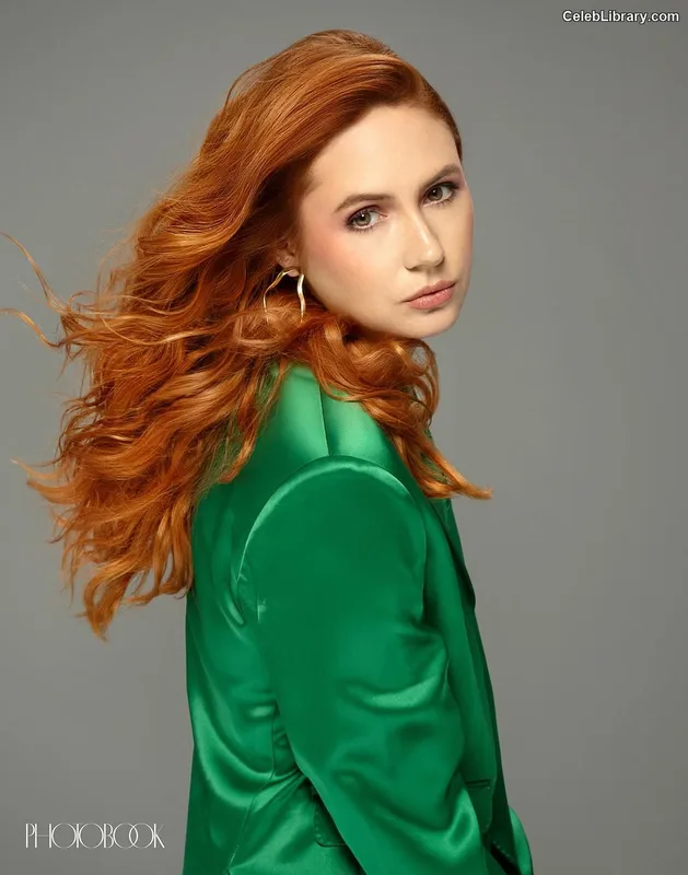 Karen Gillan photo 11 of 787