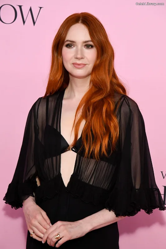 Karen Gillan photo 24 of 787
