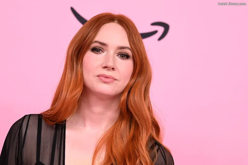 Karen Gillan photo 10 of 787