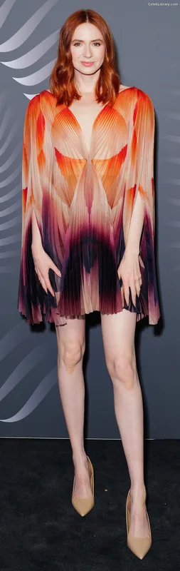 Karen Gillan photo 21 of 787