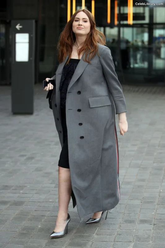Karen Gillan photo 6 of 787