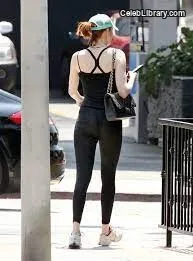Karen Gillan photo 20 of 787