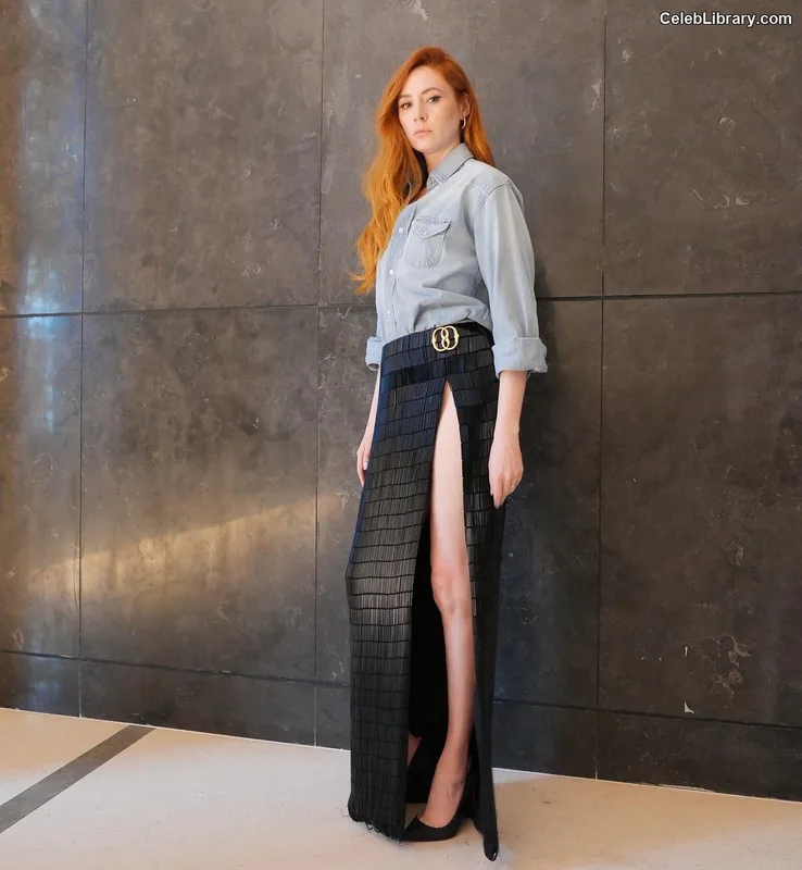 Karen Gillan photo 7 of 787