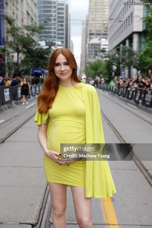 Karen Gillan photo 17 of 787