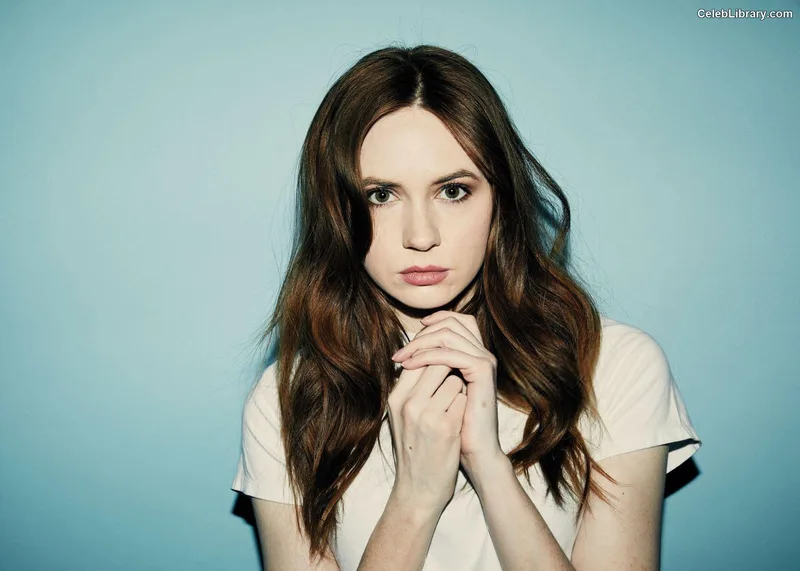 Karen Gillan photo 12 of 787