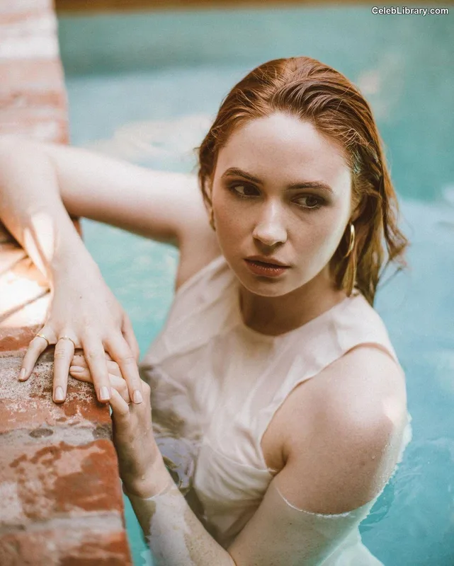Karen Gillan photo 7 of 787