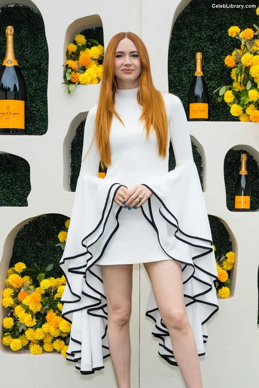 Karen Gillan photo 19 of 787