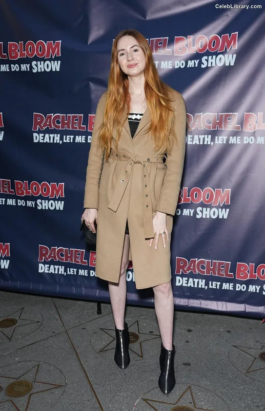 Karen Gillan photo 5 of 787