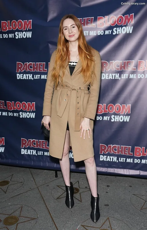 Karen Gillan photo 6 of 787