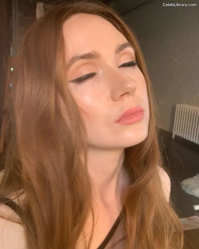 Karen Gillan photo 20 of 787