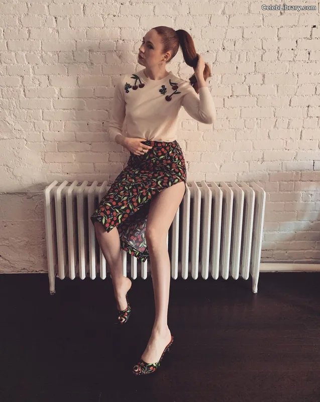 Karen Gillan photo 21 of 787