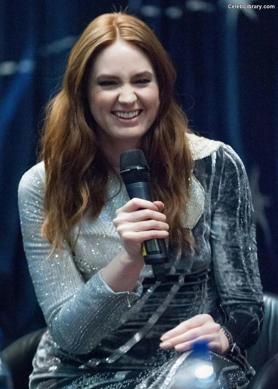 Karen Gillan photo 13 of 787