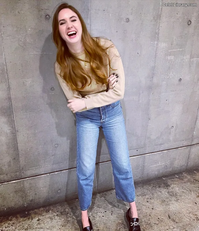 Karen Gillan photo 17 of 787