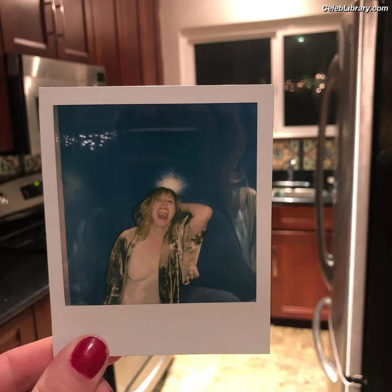 Kari Byron photo 16 of 95