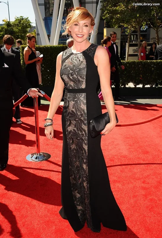 Kari Byron photo 23 of 95
