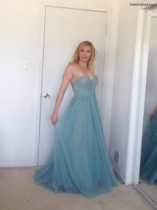 Kari Byron photo 3 of 95