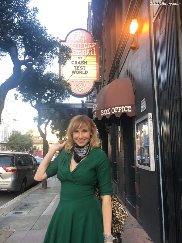 Kari Byron photo 19 of 95