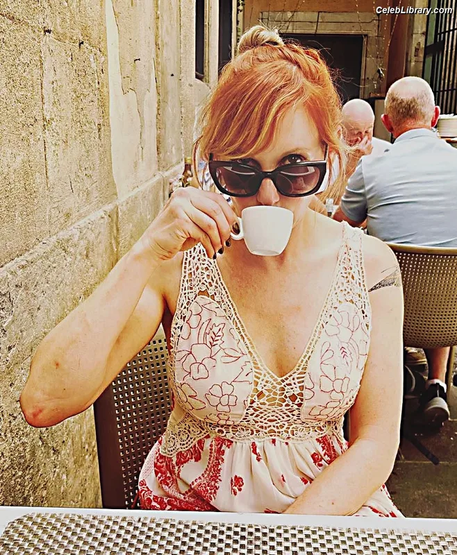 Kari Byron photo 20 of 95