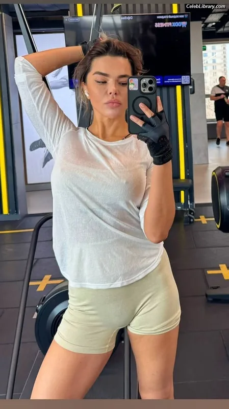 Karina Zvereva photo 12 of 363