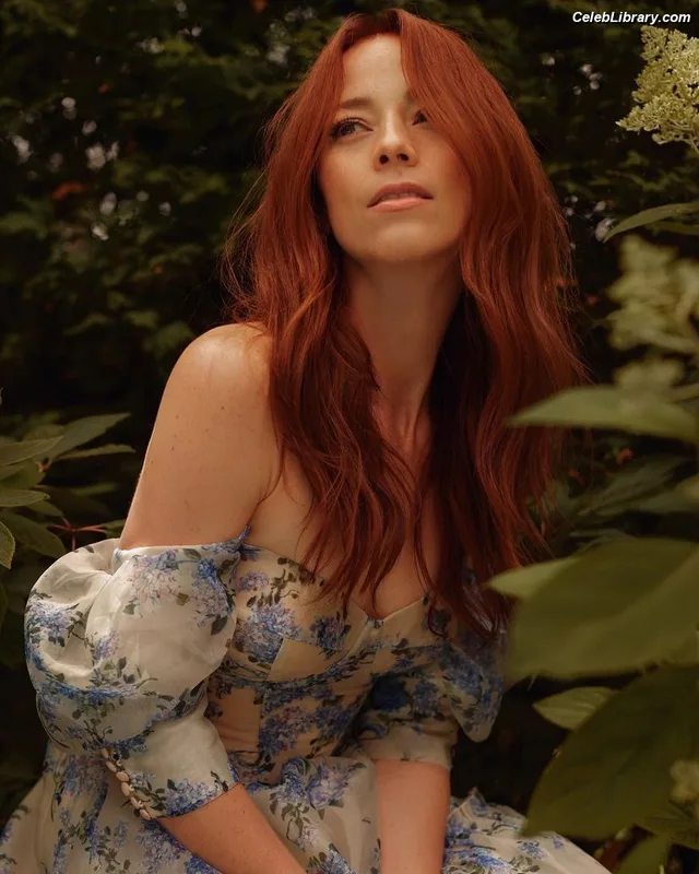 Karine Vanasse photo 11 of 42
