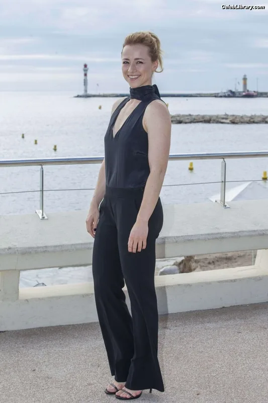 Karine Vanasse photo 9 of 42